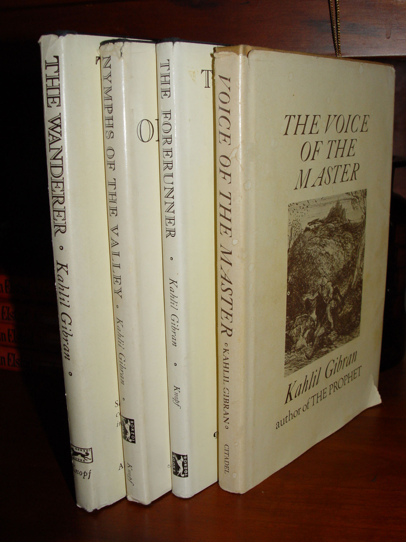 Kahlil Gibran Classics; The Prophet, The
                        Forerunner, Nymphs of the Valley, The Voice of
                        the Master