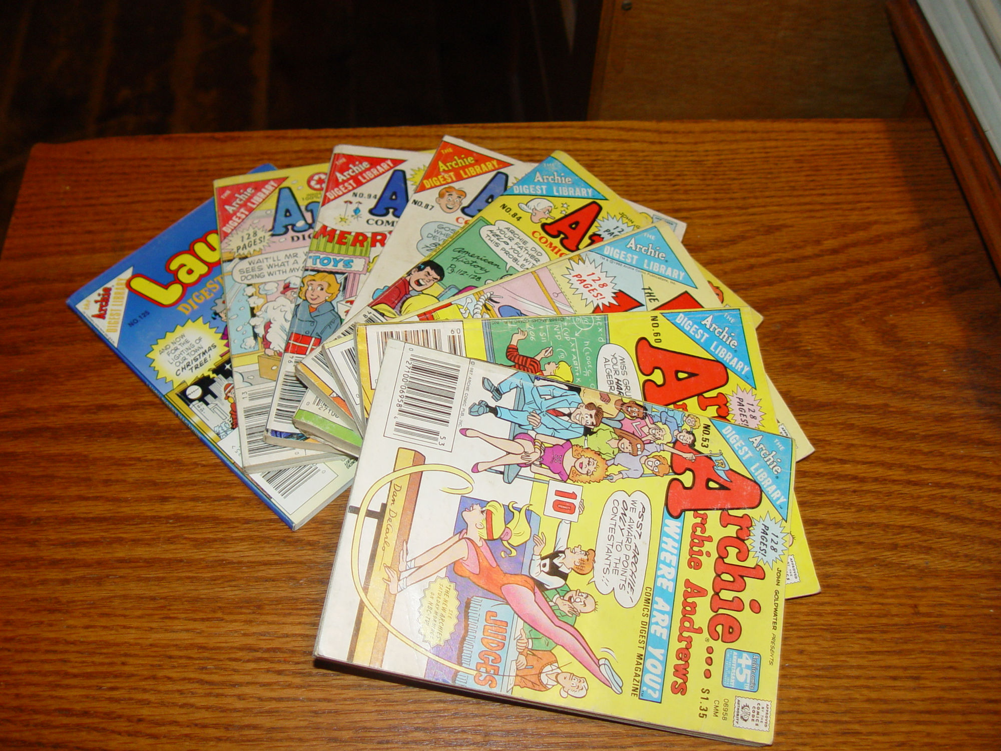 Lot of 7 Archie & Jughead Digest
                        Magazines - Very nice Comic Books