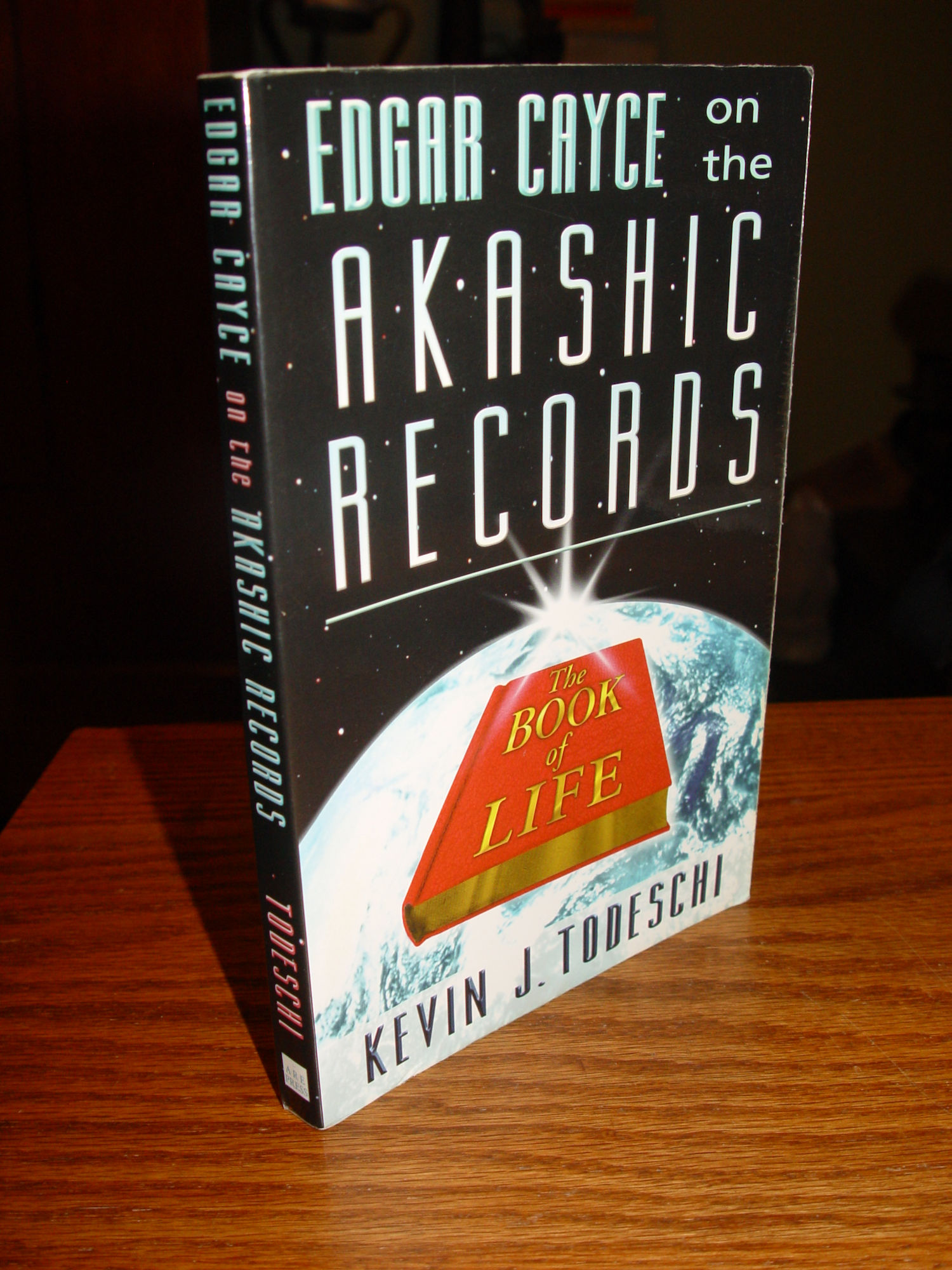 Edgar Cayce on the Akashic Records by Kevin
                        J. Todeschi