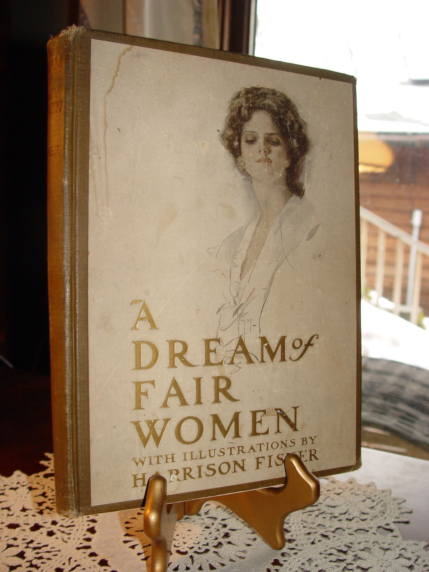 A Dream of Fair
                        Women 1907 Illustrations by H. Fisher (Fisher
                        Girls)