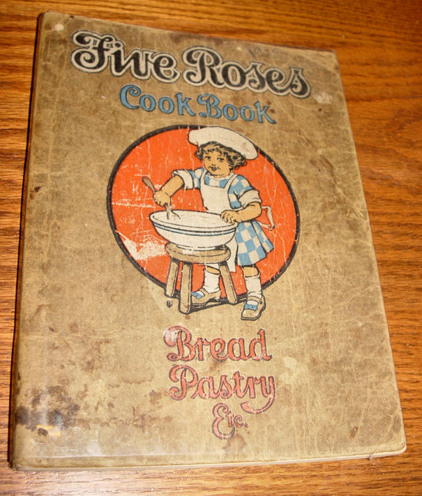 1915 Five Roses Cookbook, Lake of the Woods
                        Milling company