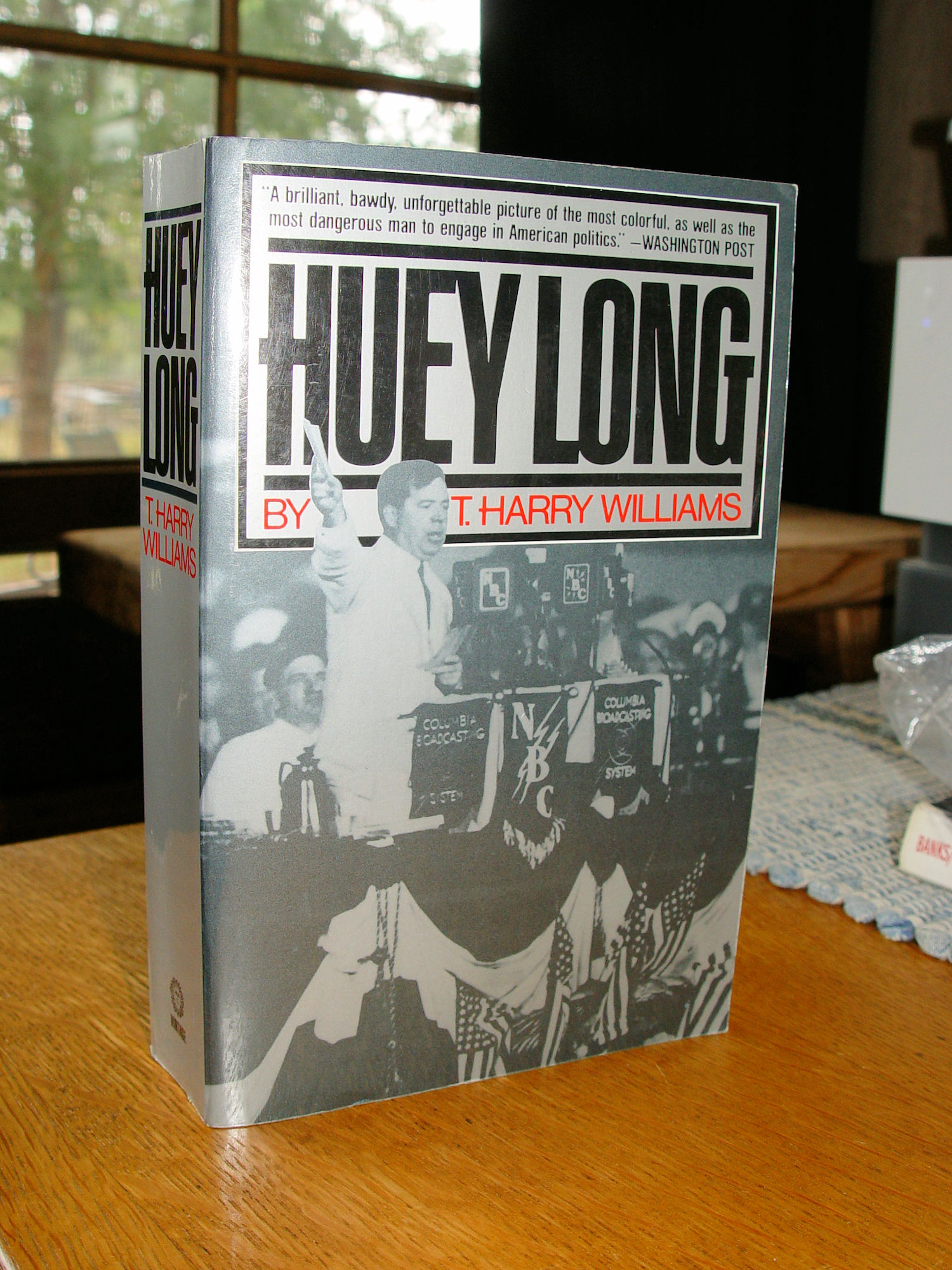 Huey Long 1981 First Ed. Vintage Books
                        Publ. by T. Harry Williams