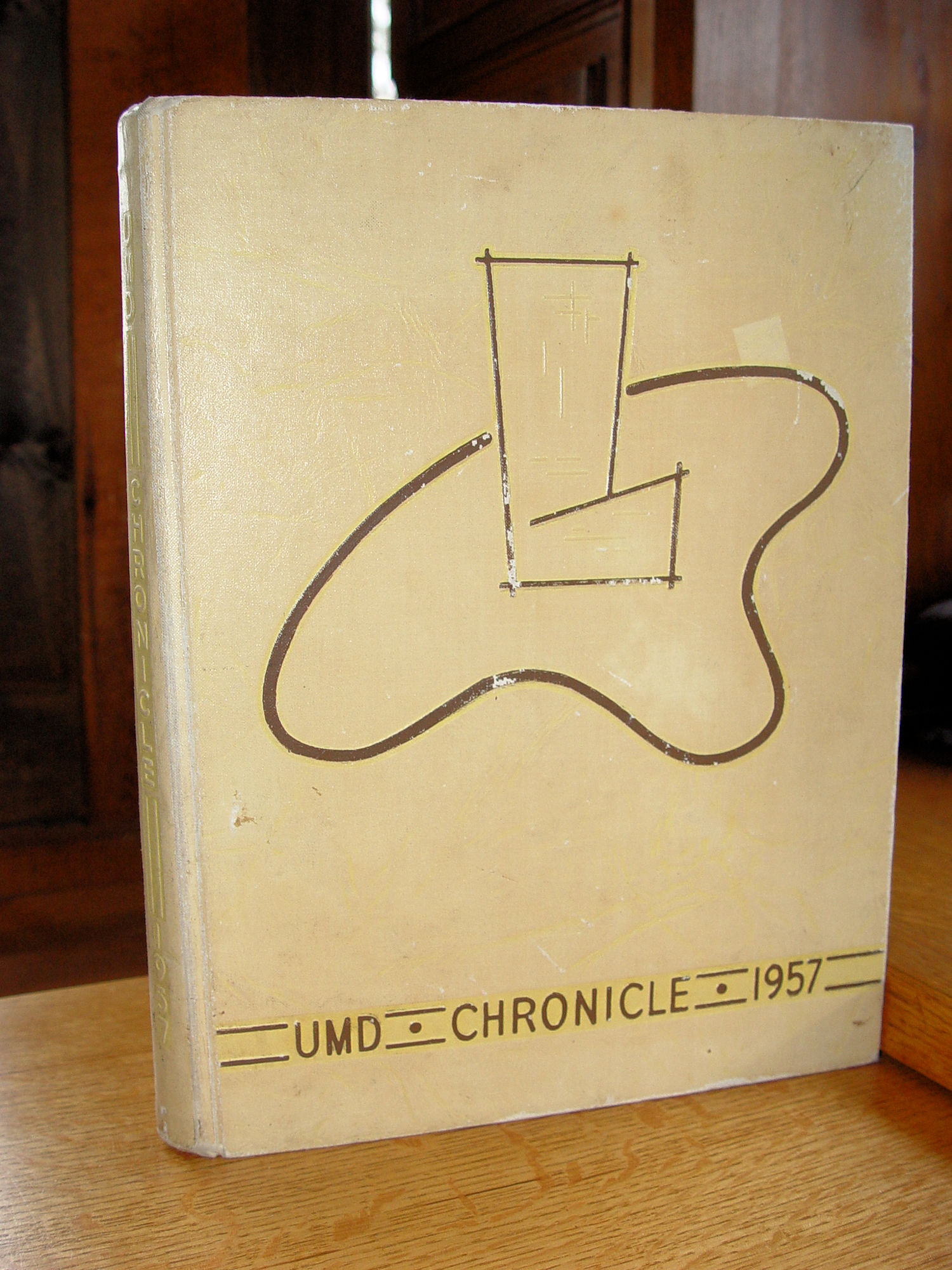1957 University of Minnesota 'Chronicle'
                        School Yearbook