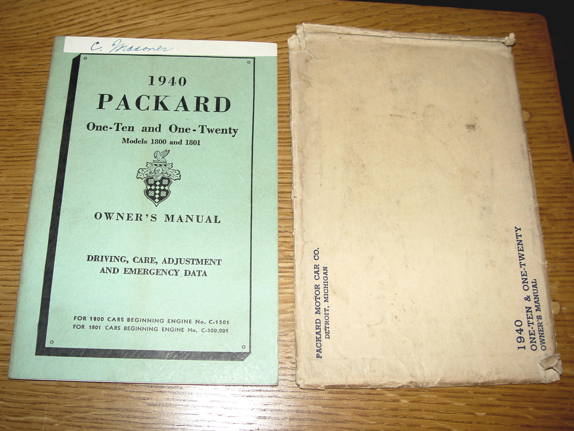 1940 Packard One-Ten & One-Twenty
Owner's Manual w/ Original Envelope Models 1800
& 1801
